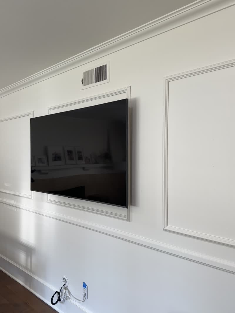 Panel wall TV